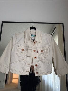Levi's Cream Cropped Denim Jacket